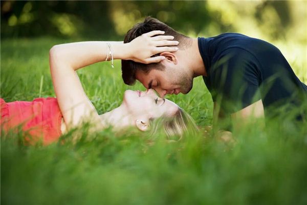 詩詞取名_韓恩典