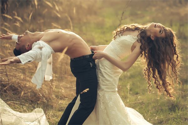 起名技巧_帶三點(diǎn)水的男孩名字