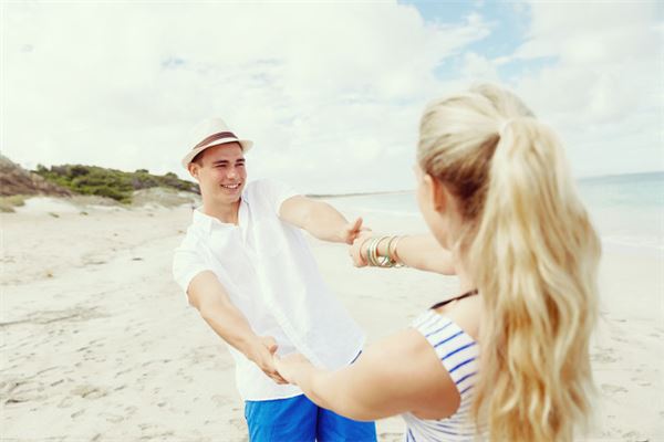 董啟彬的姓名打分結(jié)果_董啟彬的姓名五行分析